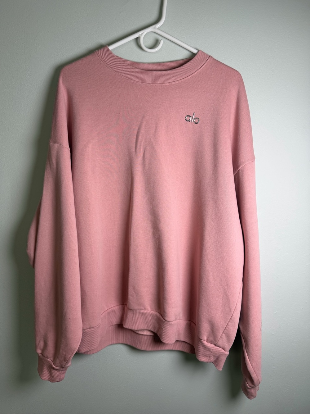 ALO Yoga Accolade Crewneck Sweatshirt in Pinkish Coral colorUnisex Size XL